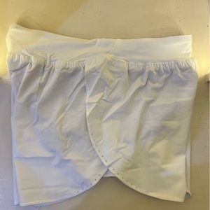 Lululemon fast and fry 3 inch short size 10 white
